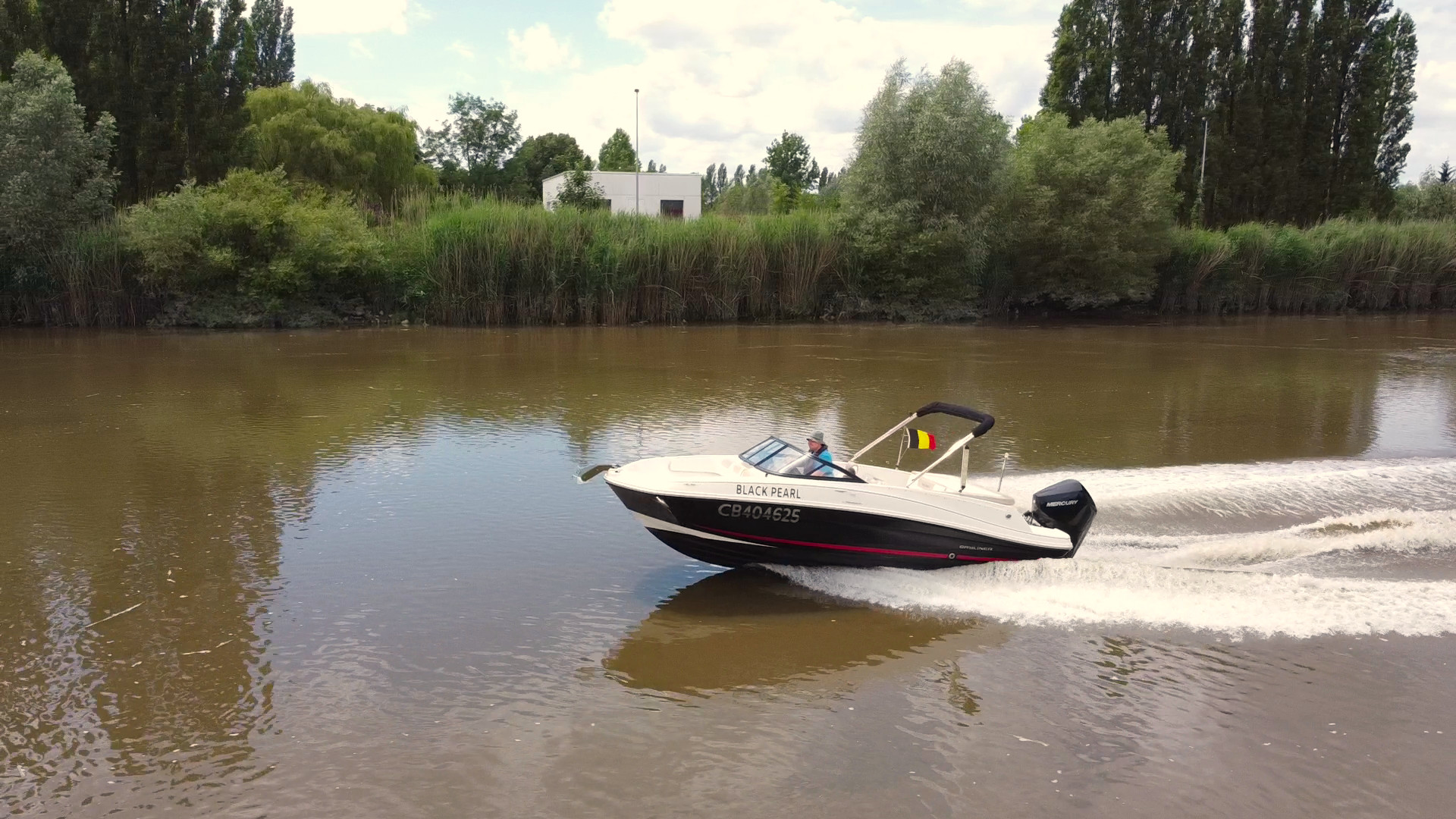 Motorboot Black Pearl
